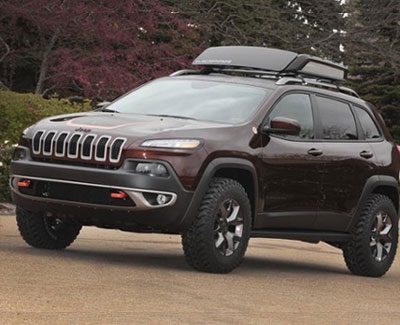 Jeep Cherokee with luggage