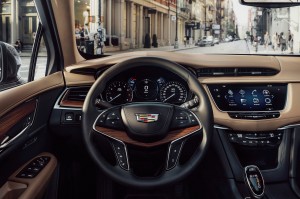 2017-Cadillac-XT5-Interior-Technology