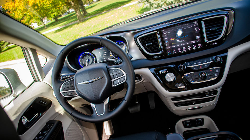 2020 Chrysler Pacifica interior