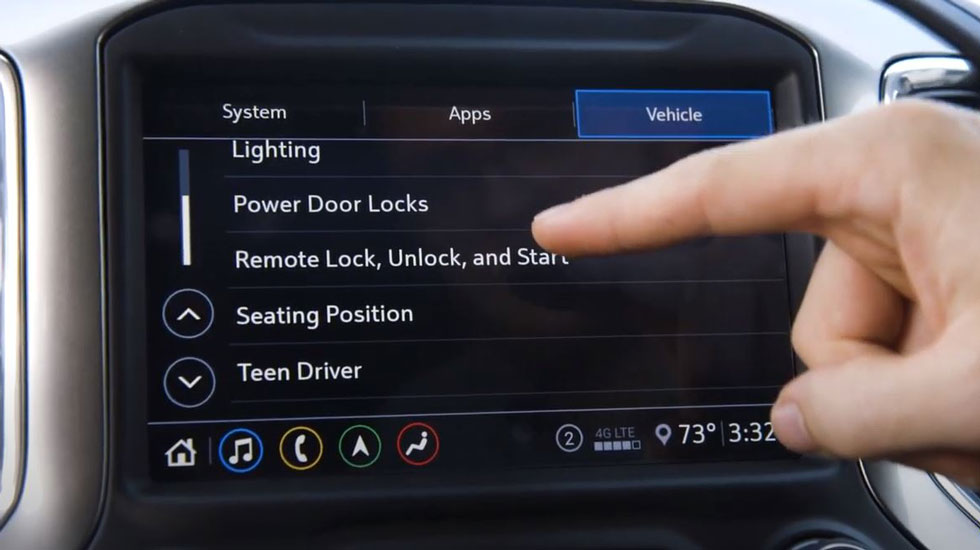 Remote lock vehicle settings menu on 2020 Silverado
